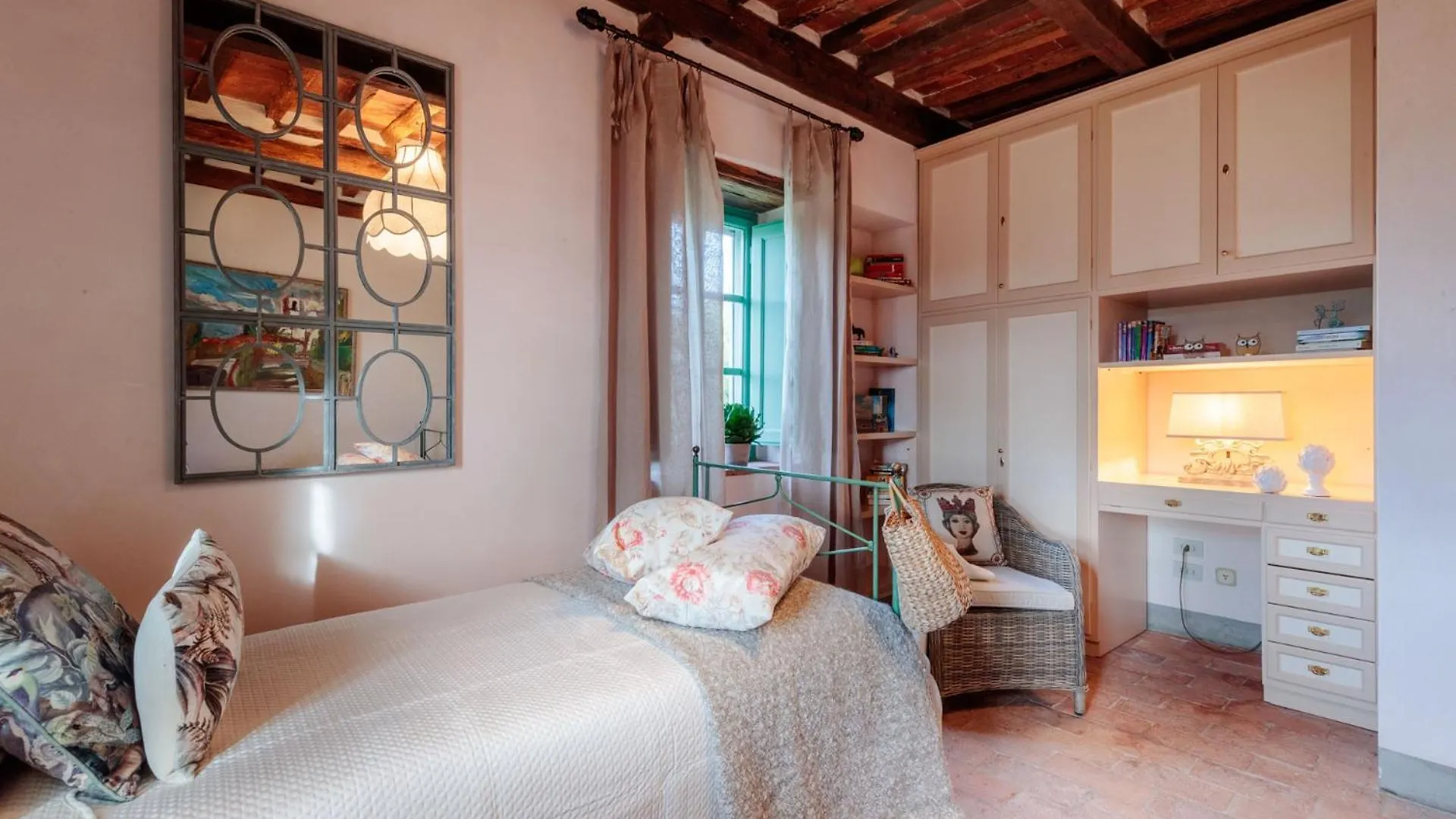 Villa Gufo Lucca Italy
