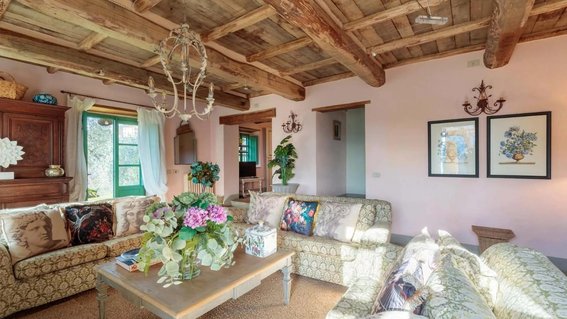Villa Gufo Lucca Italy