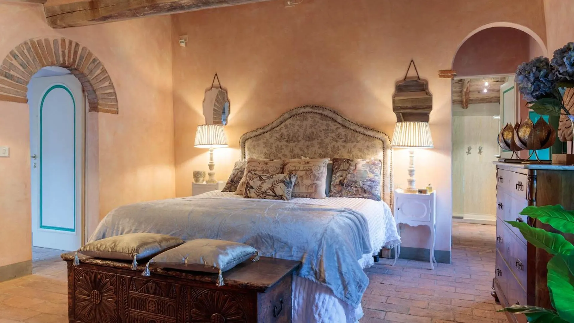 Villa Gufo Lucca 0*,  Italy