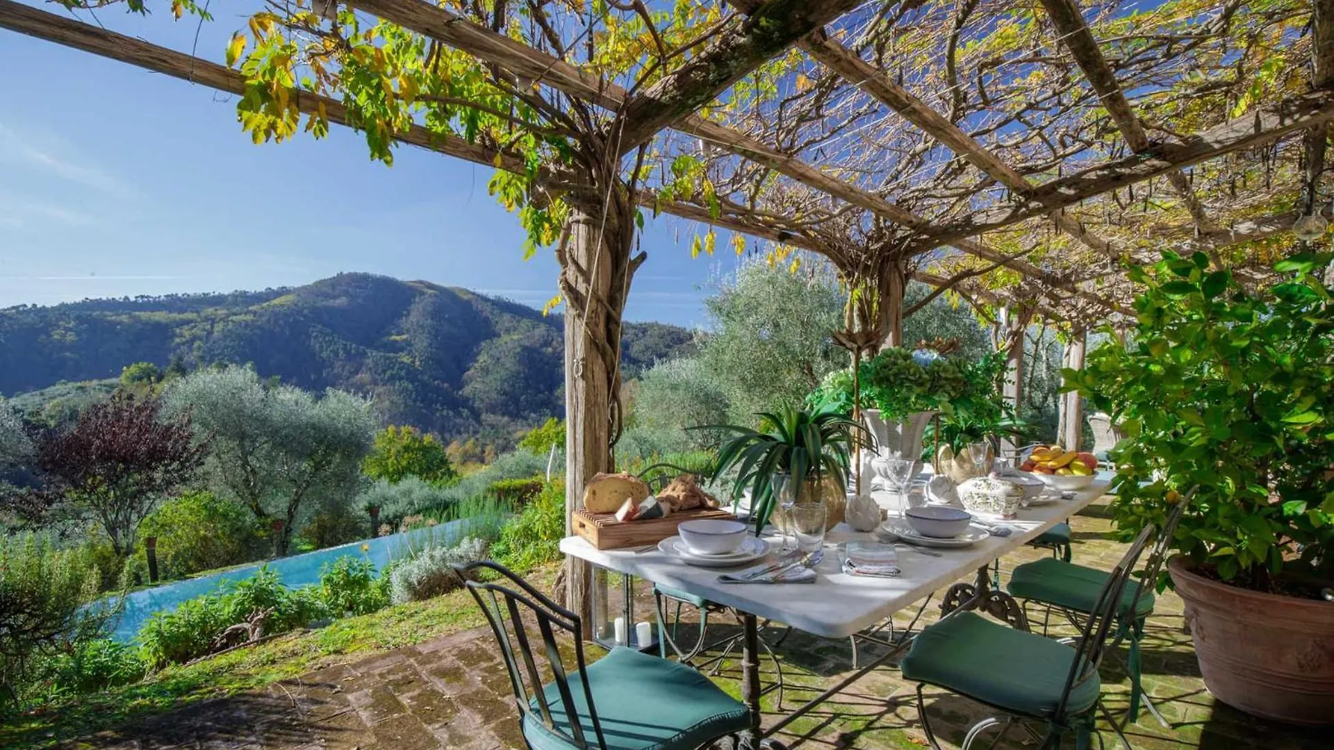 Villa Gufo Lucca 0*,  Italy