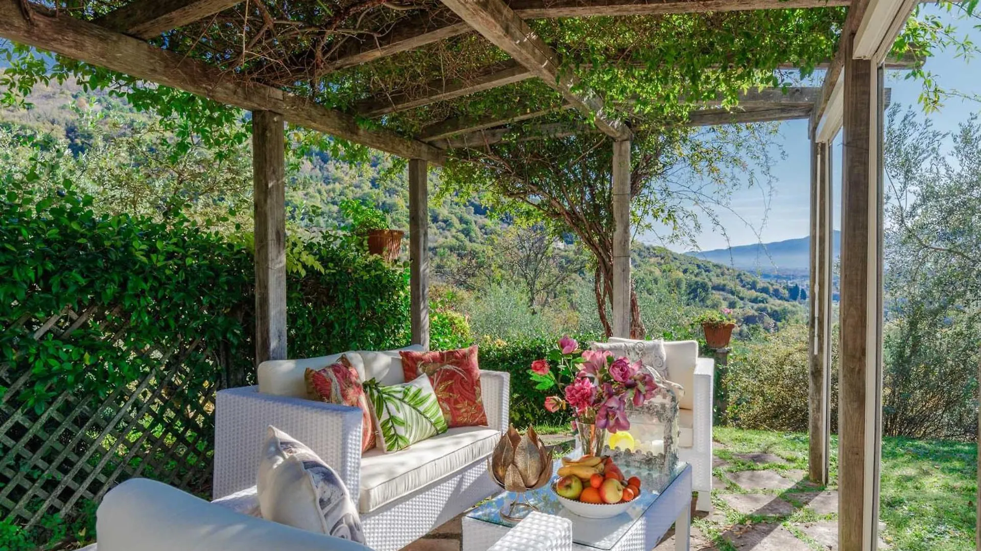Villa Gufo Lucca Italy